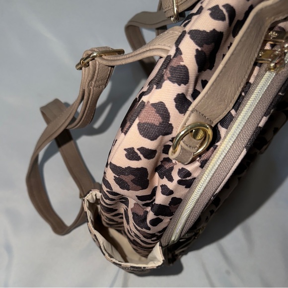 Itzy Ritzy Leopard Bundle - Picture 9 of 16